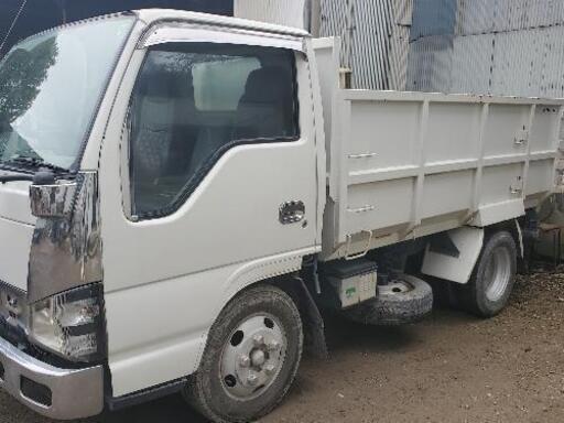 産業廃棄物の収集運搬で使用する自社の2トンダンプトラック